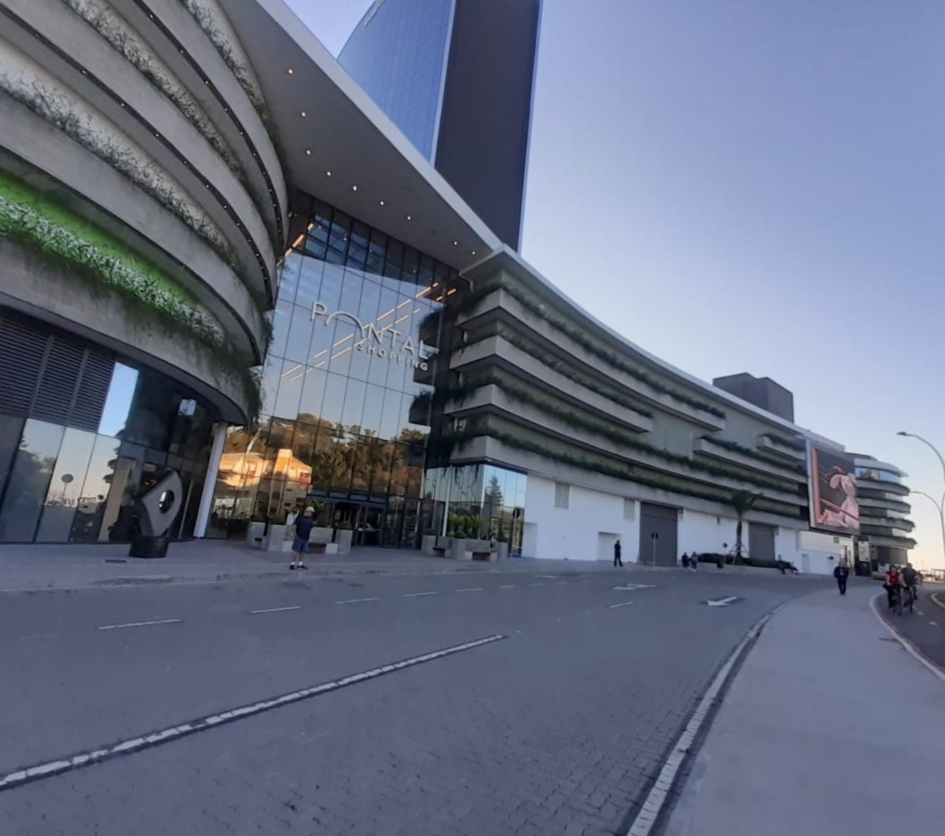 Sala comercial para locao dentro do Pontal Shopping bairro Cristal. (Clique para ver)